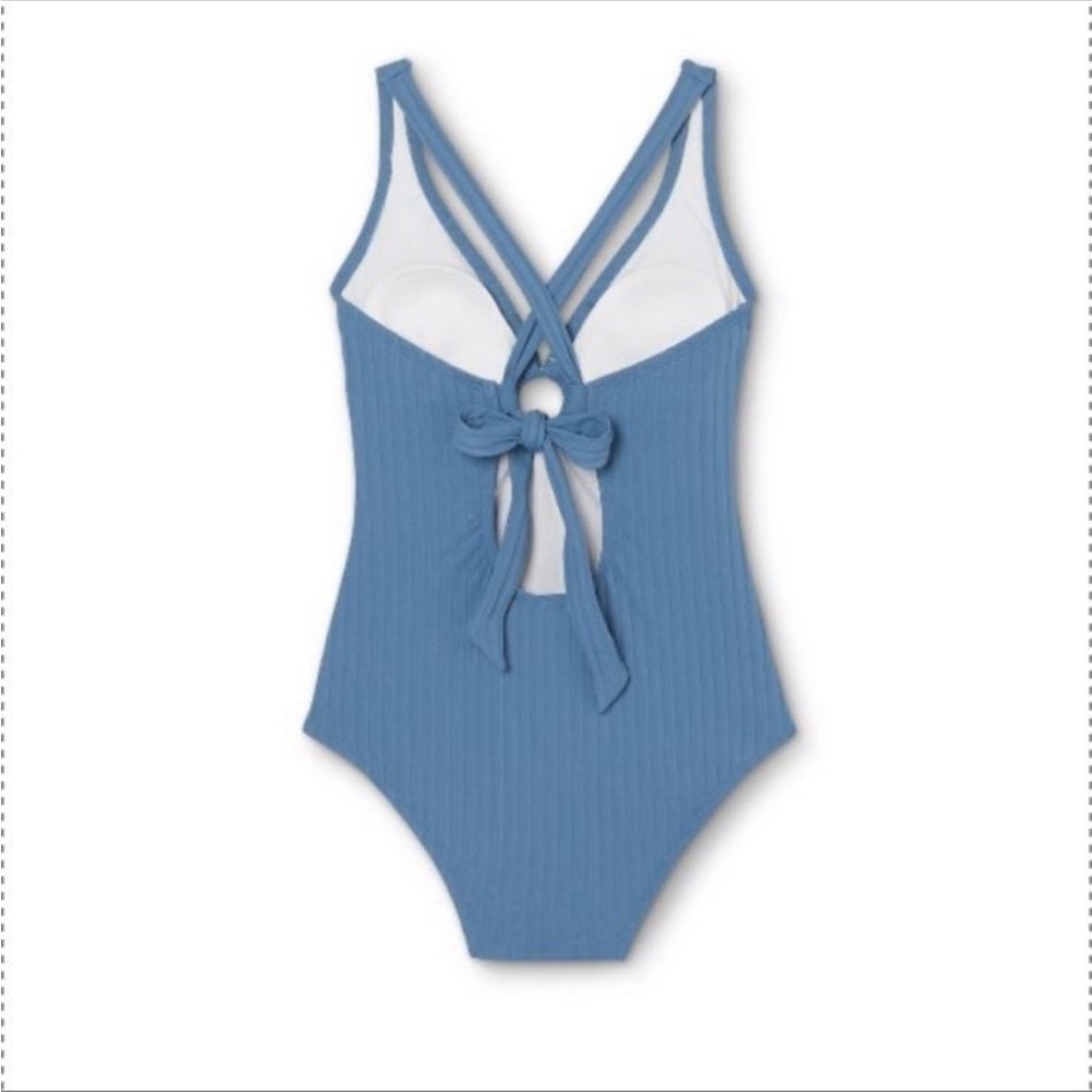 Swimsuit - Picture 4 of 5